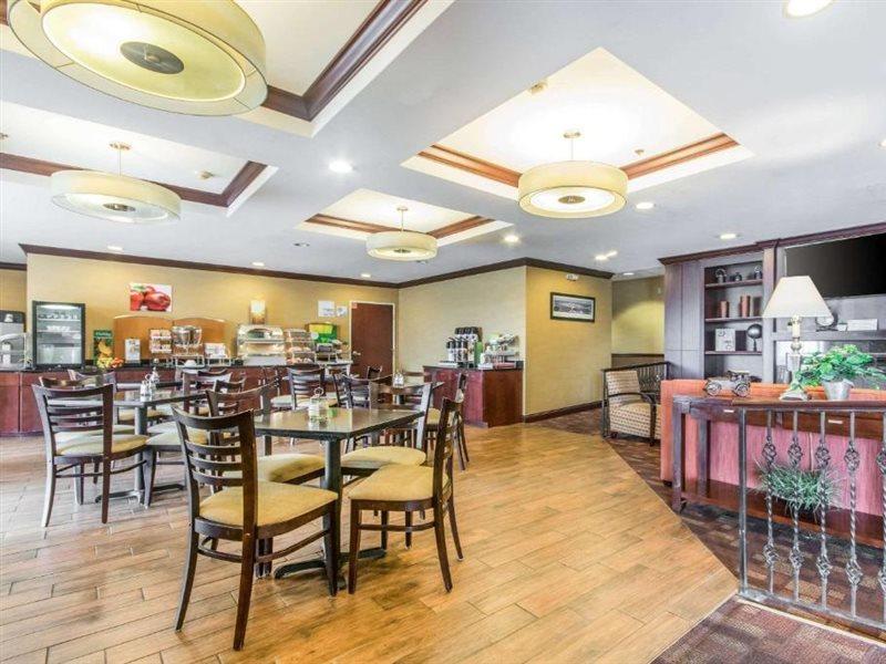 Holiday Inn Express Cincinnati-ลอว์เรนซ์เบิร์ก ภายนอก รูปภาพ