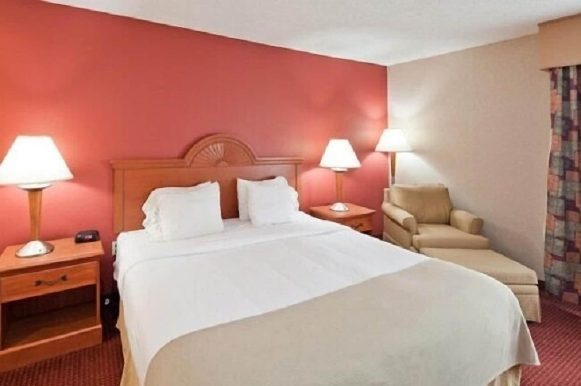 Holiday Inn Express Cincinnati-ลอว์เรนซ์เบิร์ก ภายนอก รูปภาพ
