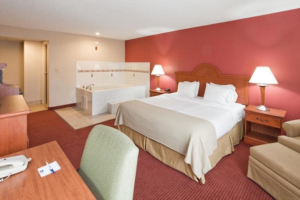 Holiday Inn Express Cincinnati-ลอว์เรนซ์เบิร์ก ภายนอก รูปภาพ