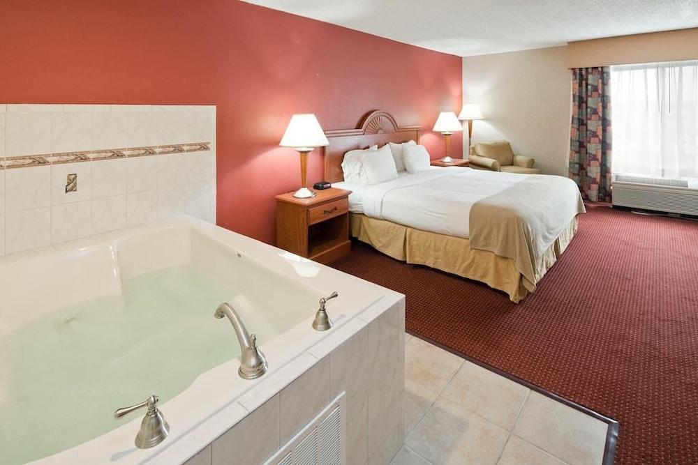 Holiday Inn Express Cincinnati-ลอว์เรนซ์เบิร์ก ภายนอก รูปภาพ