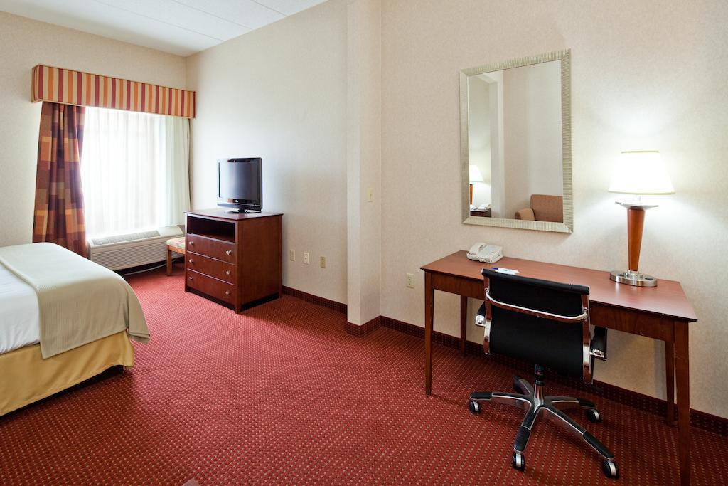 Holiday Inn Express Cincinnati-ลอว์เรนซ์เบิร์ก ภายนอก รูปภาพ