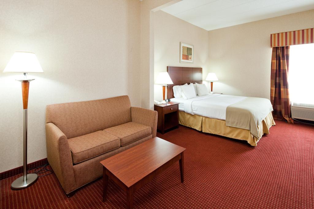 Holiday Inn Express Cincinnati-ลอว์เรนซ์เบิร์ก ภายนอก รูปภาพ