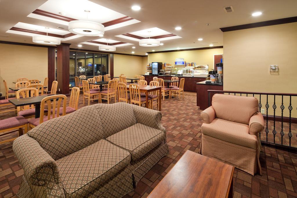 Holiday Inn Express Cincinnati-ลอว์เรนซ์เบิร์ก ภายนอก รูปภาพ