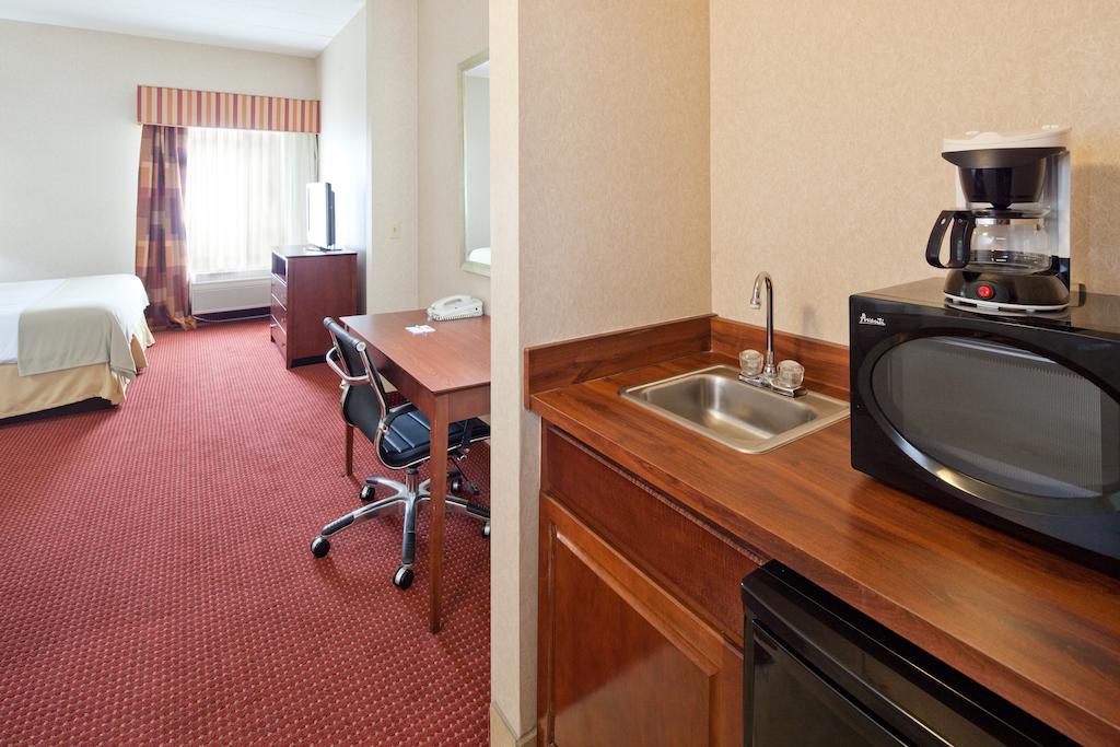 Holiday Inn Express Cincinnati-ลอว์เรนซ์เบิร์ก ภายนอก รูปภาพ