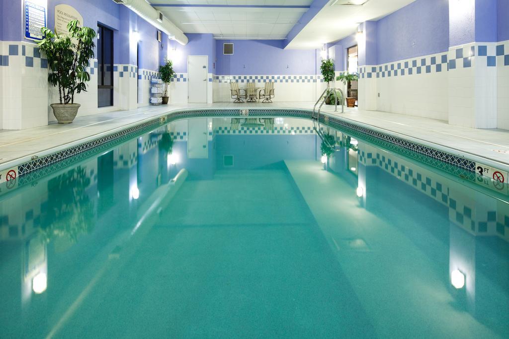 Holiday Inn Express Cincinnati-ลอว์เรนซ์เบิร์ก ภายนอก รูปภาพ