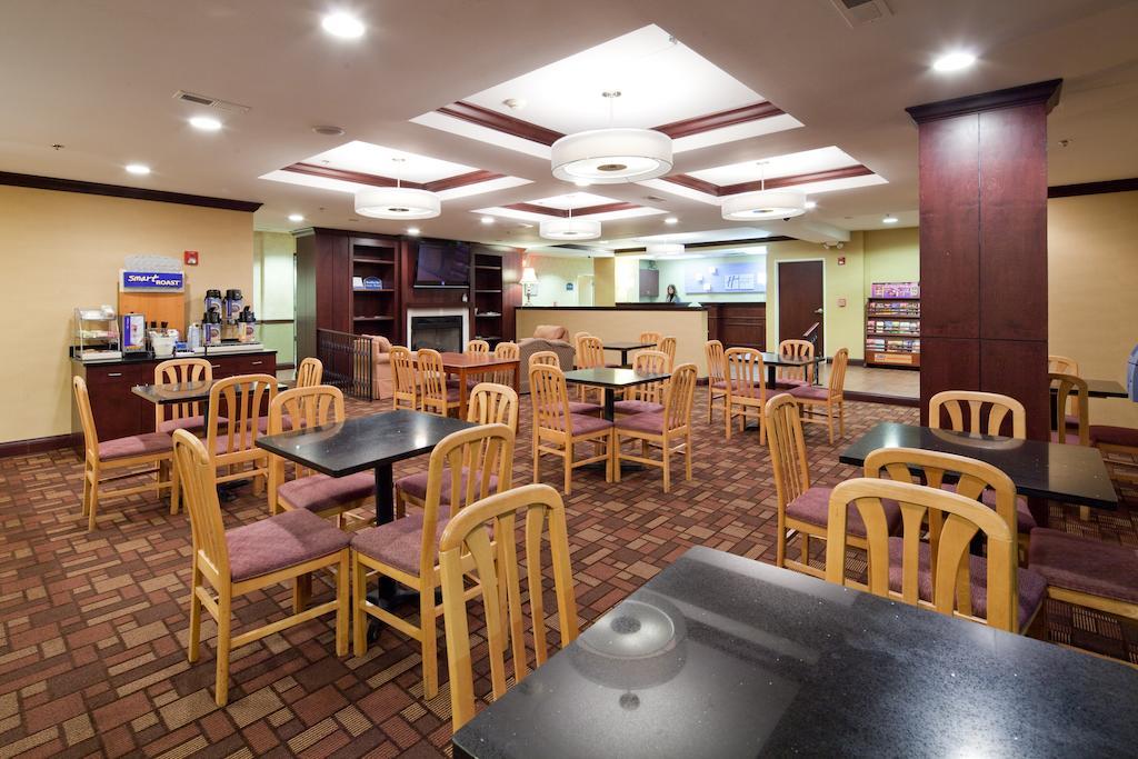 Holiday Inn Express Cincinnati-ลอว์เรนซ์เบิร์ก ภายนอก รูปภาพ
