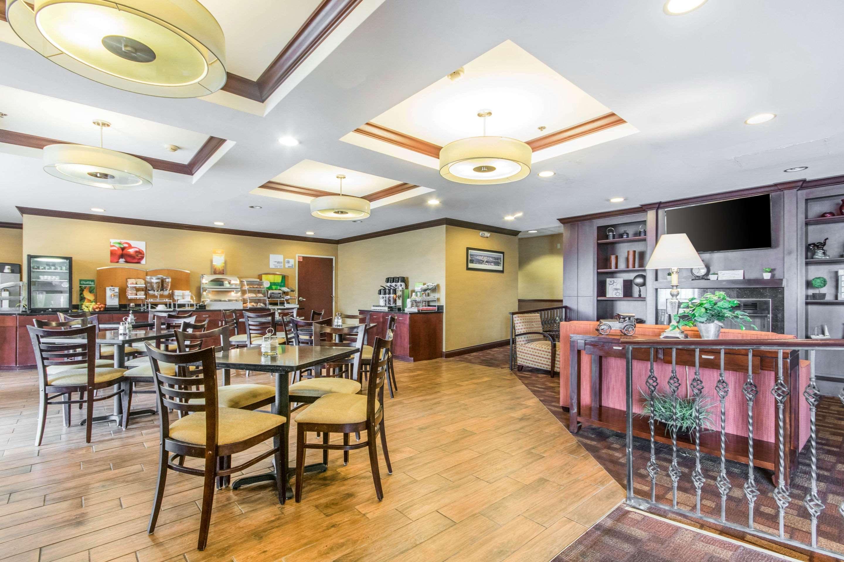 Holiday Inn Express Cincinnati-ลอว์เรนซ์เบิร์ก ภายนอก รูปภาพ