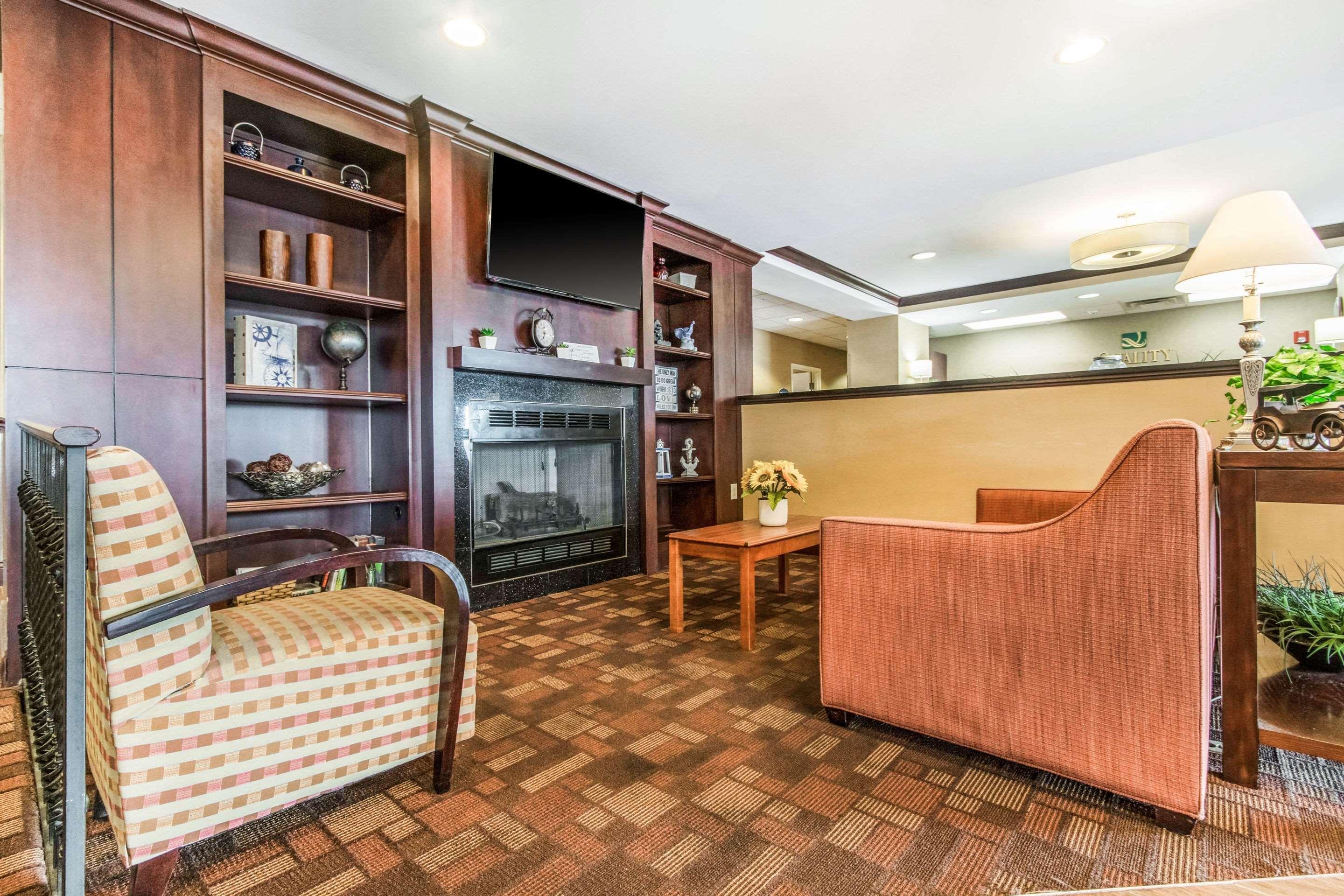 Holiday Inn Express Cincinnati-ลอว์เรนซ์เบิร์ก ภายนอก รูปภาพ